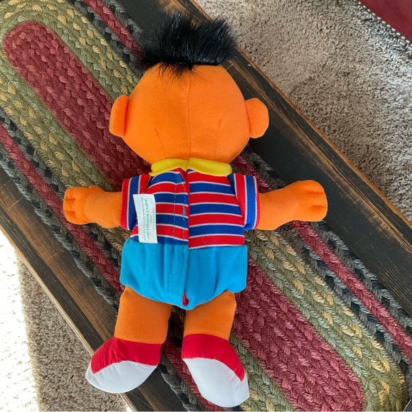 Tyco Wiggle, Giggle, Talking Ernie - Picture 3 of 7